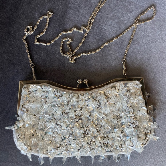 Beautiful beaded clutch so unique for a gala or any special event . - Picture 11 of 12